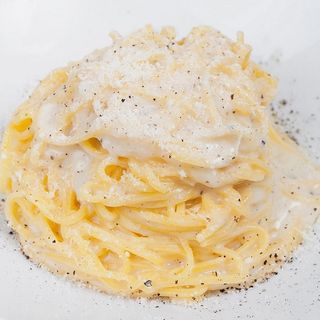 Spaghete cu parmezan