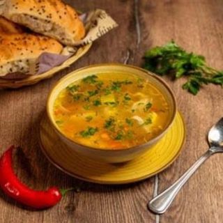 Supă de pui cu tăiței de casă