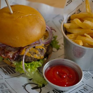 Chesse & Bacon Burger & French Fries