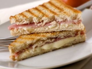 Toast sunca si cașcaval