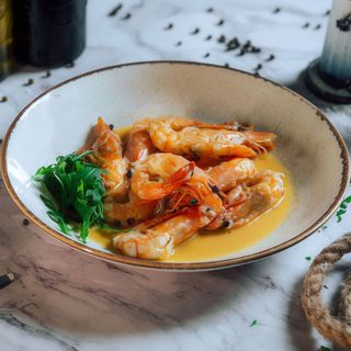 Creveți in sos de unt cu usturoi 