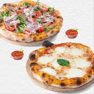 Pizza Ø 32cm + Pizza Ø 32cm + sosuri gratuite