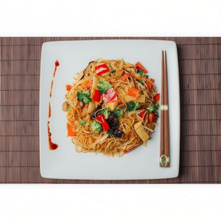 Taitei din orez cu legume