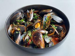 Midii in sos de vin alb