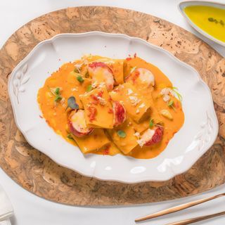 Paccheri com carne de lavagante e sapateira