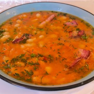 Ciorba de fasole cu afumatura