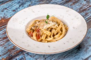 Casarecce cu rosii si mozzarella