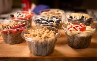 Budinca de chia cu musli crunch