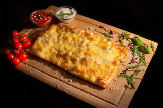 Pizza 4 Formaggi  1 Kg