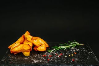 Cartofi prajiti in coaja 