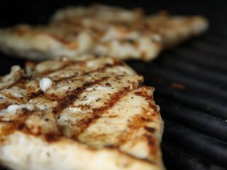 Piept de pui la gratar 