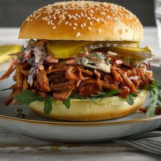 Burger Pork (360g) Cartofi 100g Bautura