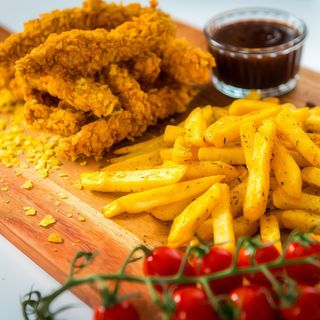 Crispy Chicken Bucket Combo Aprox. 4-5pers.