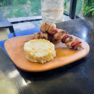 Frigărui de pui cu orez