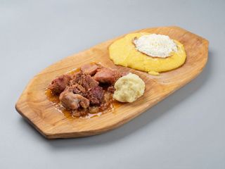 Tochitura moldoveneasca