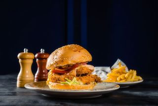 Crispy Burger Nepicant combo + cartofi pai + pepsi 330 ml