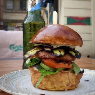 Vegan Burger combo + cartofi pai + pepsi 330 ml 500 gr