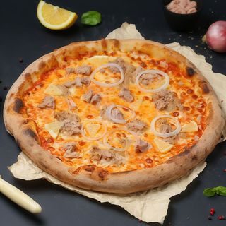 Pizza con Tonno