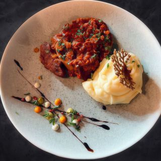 Osso Bucco cu piure de cartofi