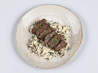 Vrabioara de vițel Argentina cu sos Asiatic si orez salbatic