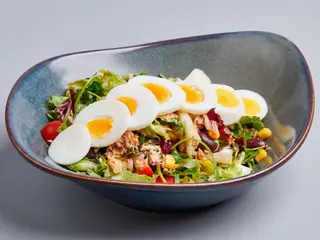 Salata cu ton si ou fiert 