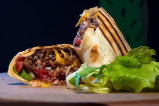 Miniburrito chilli con carne (ușor picant)