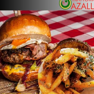 Hamburger cu cartofi prajiti cu parmezan