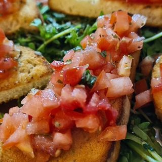 Bruscheta con avocado