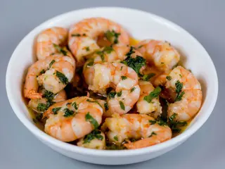 Gamberi al vino bianco