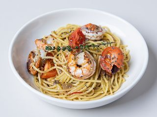 Spaghete ali olio peperoncino e gamberi