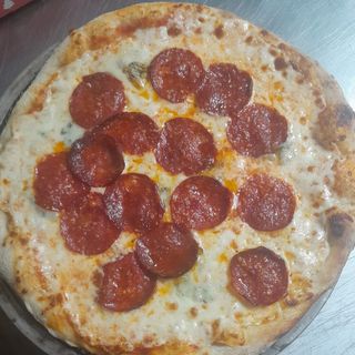 Pizza Gianni cu salam picant Ø32cm