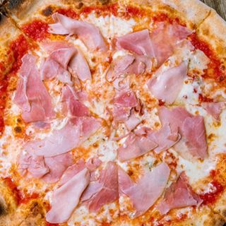 Pizza prosciutto cotto Italy