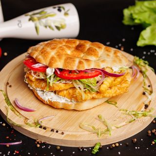 Sandwich piept de pui / snitel de pui
