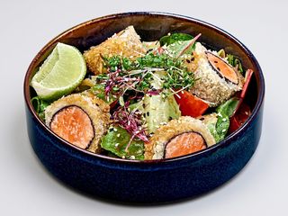 Salată cu somon (200 g)