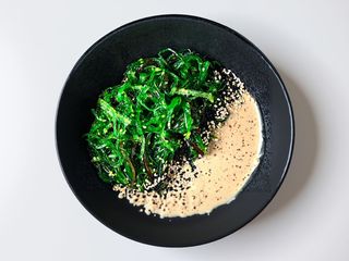 Salată hiashi wakame cu sos hamadari (190 g)
