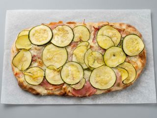 Pinsa Speck si zucchini