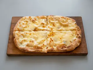 Pinsa 4 Formaggi