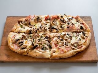 Pinsa Cotto e Funghi