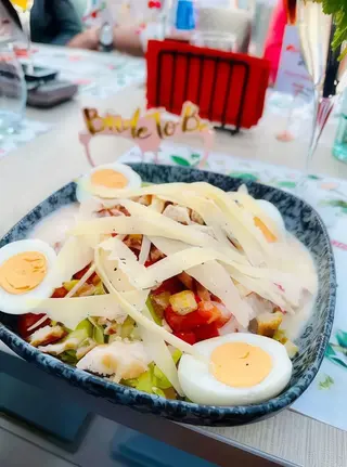 Salată Caesar
