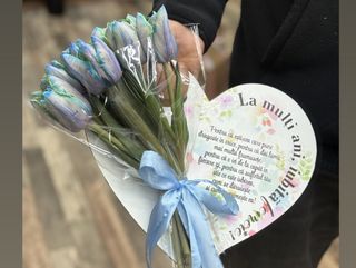 Lalele VIP Albastre + inima personalizata