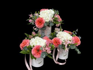 Aranjament cu Trandafiri Garden