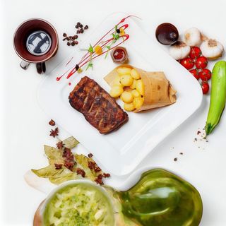 SCARICICA DE PORC CU CARTOFI PRAJITI