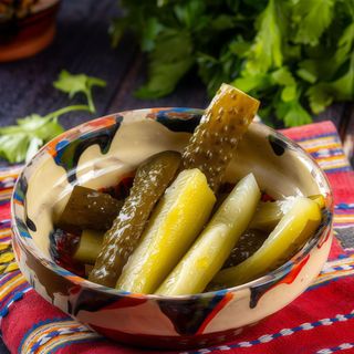 salata de castraveti în oțet 