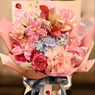 Buchet de flori deosebit si plin de viata, cu nuante furate din curcubeu