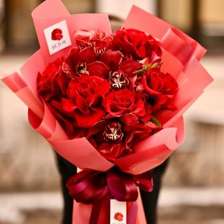 Buchet Trandafiri Roșii, Orhidee Cymbidium și Balon Inimă