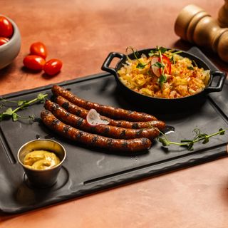 Carnaciori Homemade (maturati in-house intre 4 si 5 zile).