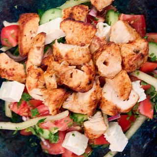 Salata Izgara tavuklu 