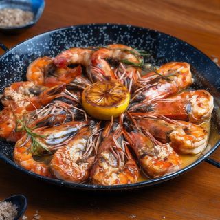 Platou creveți jumbo black Tiger in unt și usturoi (2 persoane)