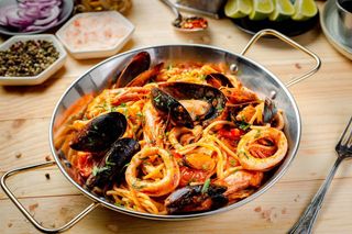 Spaghetti cu fructe de mare