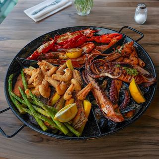 Platou Gigant “Topul de pe lume” by Pescobar